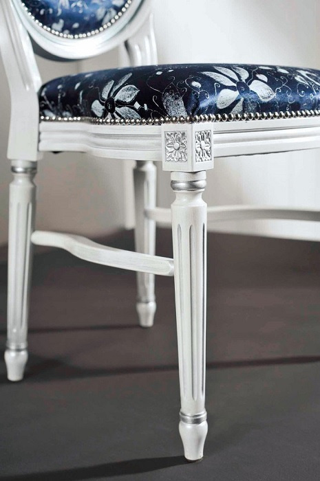 3246/SR Стул, P66 белый с патиной и серебряными деталями / ткань UPH GENE 3057 LIGHT BLUE СКИДКА 50% фото 2